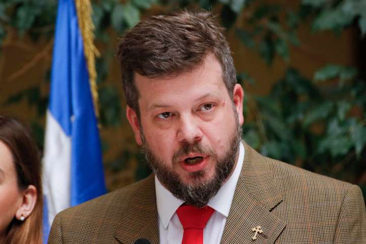 Kaiser dice que en su eventual gobierno sacará a Chile de diversos tratados internacionales: "Nosotros no somos una colonia"