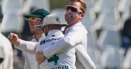 South Africa thrashes Pakistan by 8 wickets to level two