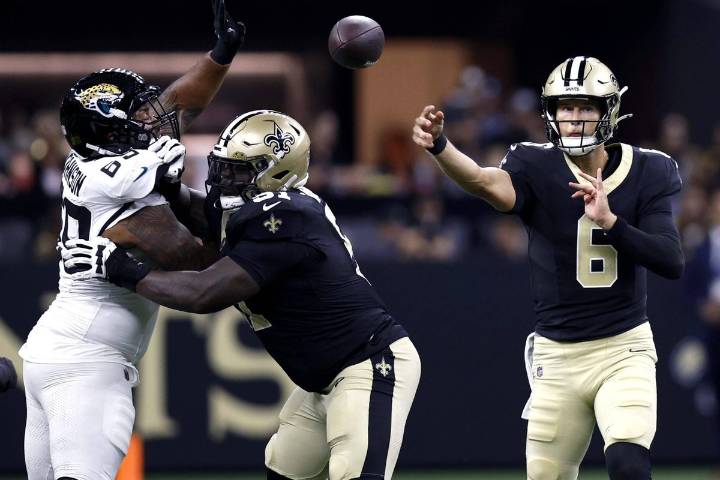 Saints making change at quarterback with rookie Tyler Shough replacing Spencer Rattler after 8 starts