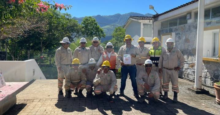 CFE restablece al 100% suministro eléctrico a los usuarios de la región oriente de México