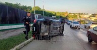 Madre hija sufrieron severa crisis nerviosa al volcar su vehículo frente a la UVM en Tampico