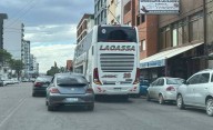 Los colectivos en doble fila, una historia sin solución