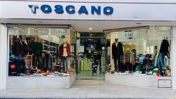 HOY. Celebración de 90 años de estilo masculino en Toscano Hombres