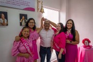 Honra Escobedo a sobrevivientes de cáncer de mama
