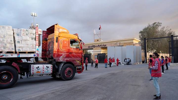 Empieza a entrar la ayuda humanitaria a Gaza desde Egipto: ya han accedido 170 camiones