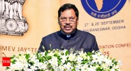 Lawyer tries to hurl shoe at CJI in court; suspended