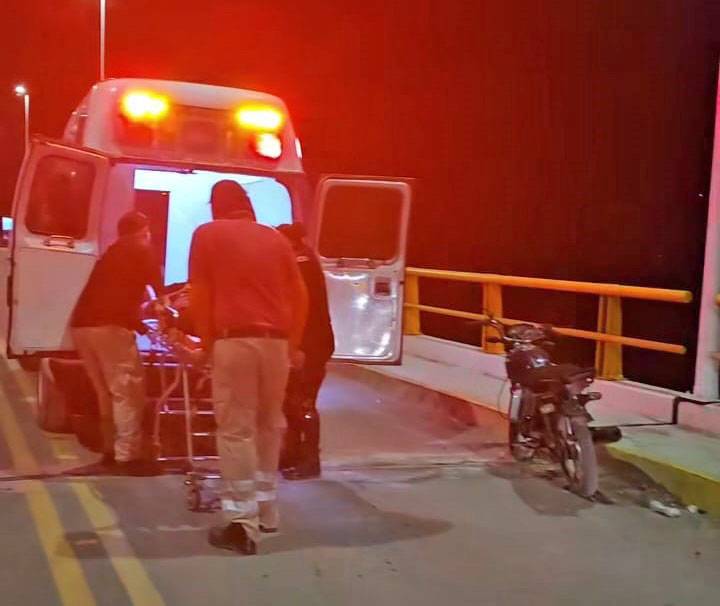 EBRIO AZOTÓ CON TODO Y MOTOCICLETA