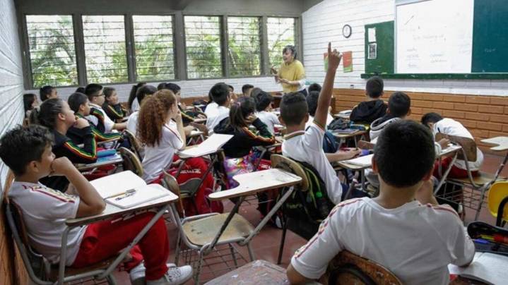 Avanza proyecto “Estudio sin madrugón” en el Senado