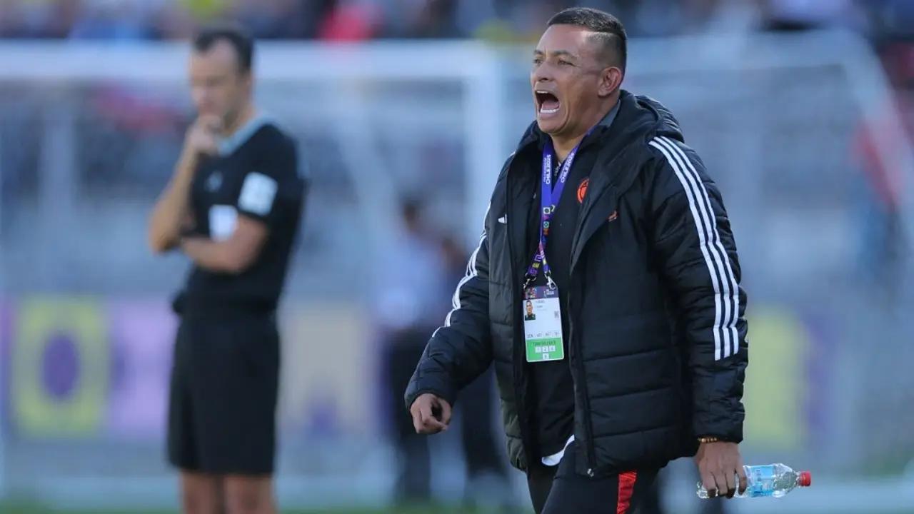 César Torres: "Yo no tengo deuda con España, vamos a buscar el partido, ir al frente"