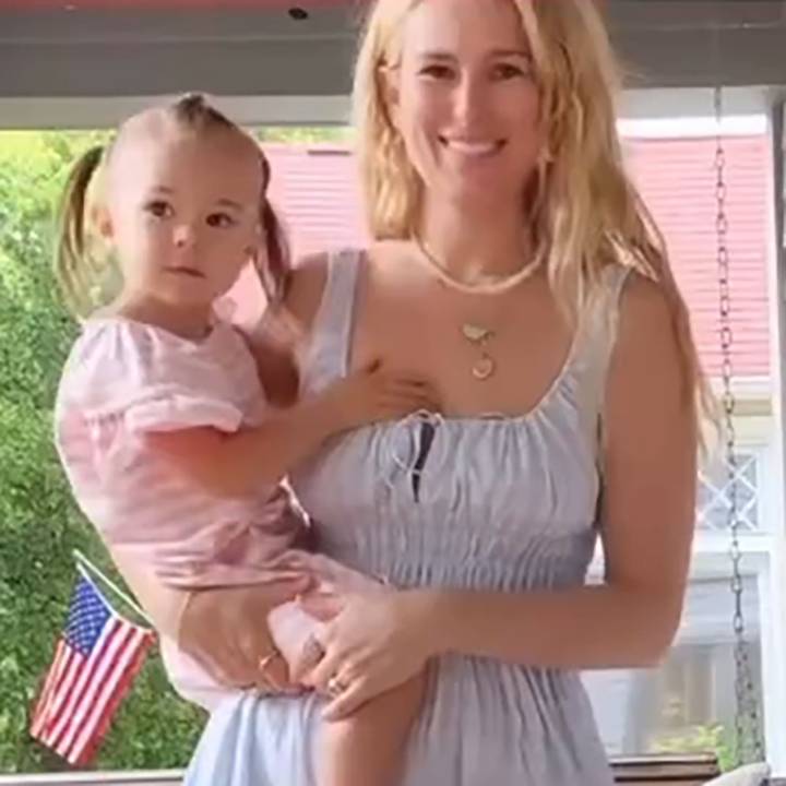 Rumer Willis on Breastfeeding 2