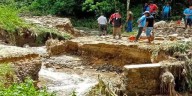 Oaxaca bajo el agua, suspenden clases, cortes carreteros y ríos a tope