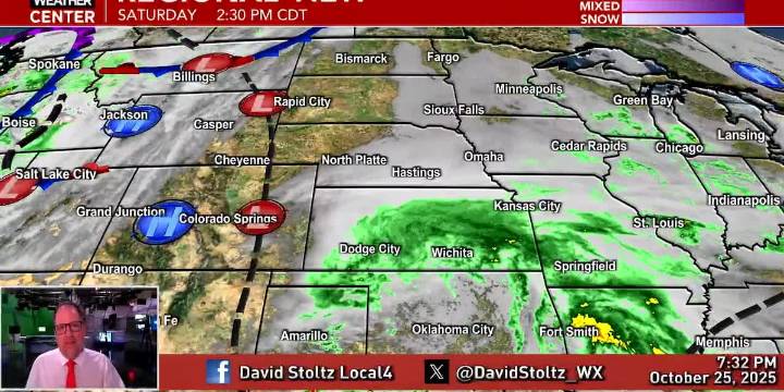 Another gloomy day Sunday before we add rain chances to the mix Monday