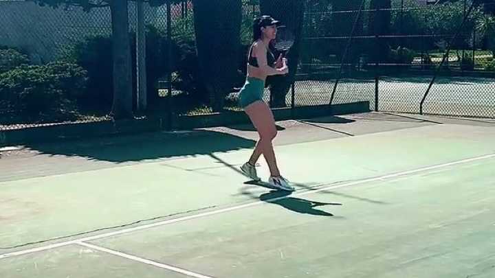 La tenista francesa que vuelve tras su aumento de pecho: "No me molestan"