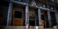 Superávit fiscal: que tributos recaudaron más para compensar la eliminación del impuesto PAIS