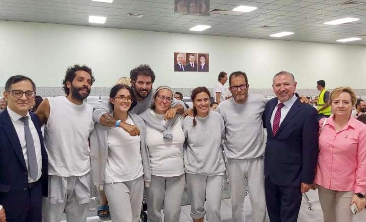 Mexicanos repatriados de Israel arribarán mañana al AICM; planea SRE recepción privada