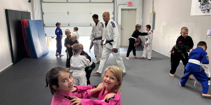 UFC hall of famer teaches jiu jitsu to Olathe kids