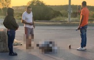 Arrollan a ciclista, presta su celular para que pidan auxilio y se lo roban en Piedras Negras