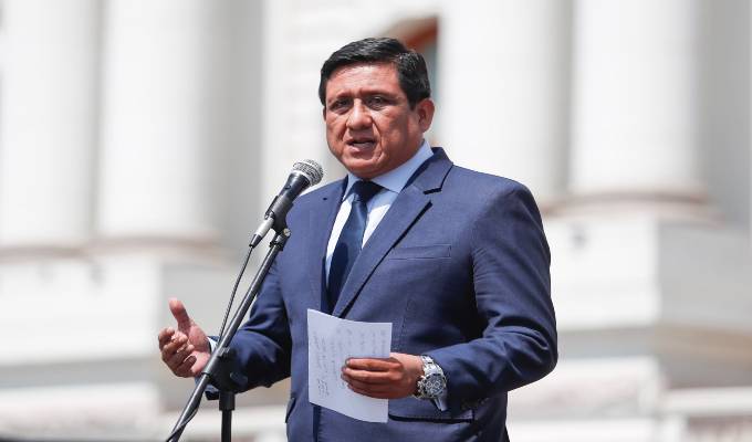 Héctor Ventura cuestiona precandidatura de Vizcarra: "Siempre se ha conducido al margen de la ley"