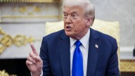 Trump pide cárcel para el alcalde de Chicago y el gobernador de Illinois por "no proteger a ICE"