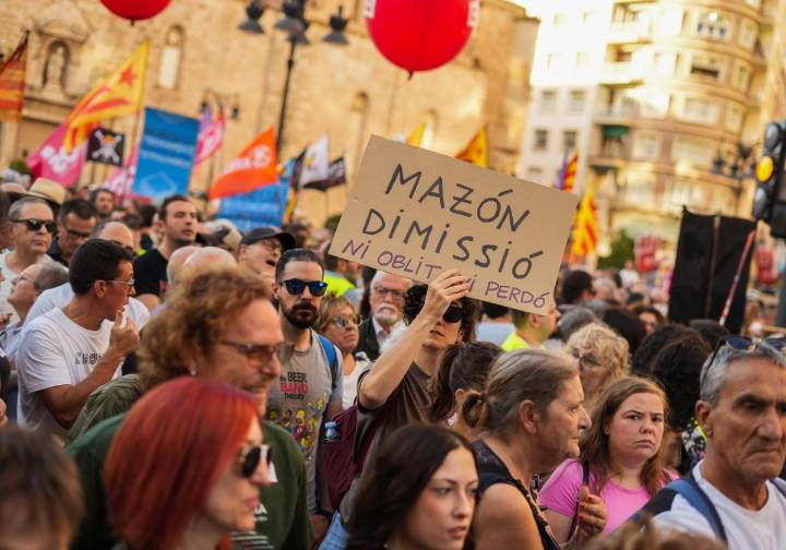 Una manifestación pide la dimisión de Mazón al año de la dana: «Es momento de reivindicación y memoria»