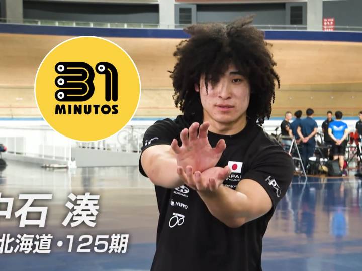 Ciclista japonés se gana el corazón de los chilenos por increíble parecido a personaje de 31 Minutos: “No lo conocía...”