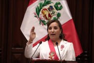 El congreso de Perú destituyó a la Presidenta por “incapacidad moral”