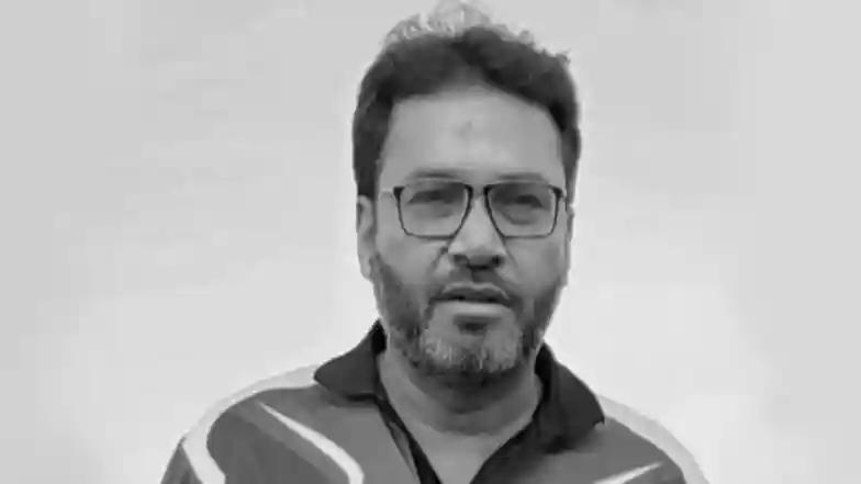Cricket Cricketer Dies of Heart Attack: 50-Year-Old Individual Named Ahmer Khan Suffers Shocking Cardiac Arrest While Playing Cricket in Meerut