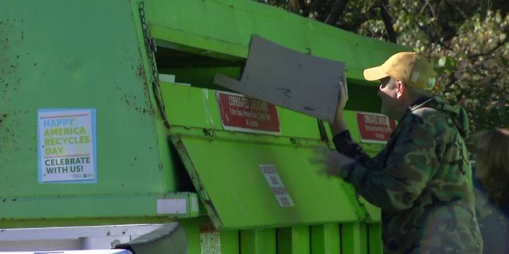 One person’s trash is another person’s treat: Springfield Halloween event teaches families about recycling