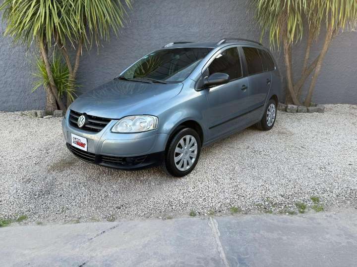 «Autos Oscar» te propone cambiar, por esta hermosa Volkswagen Suran 1.6 Trendline