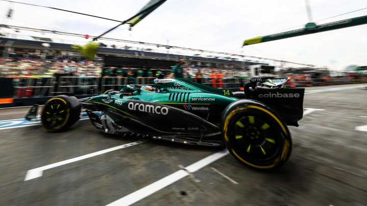 Alonso se da un gustazo en Singapur dos años después y firma el cuarto mejor tiempo