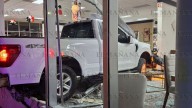 Nuevo Laredo: joven alcoholizado se estrella contra mueblería Foly; se metió 'hasta la cocina'