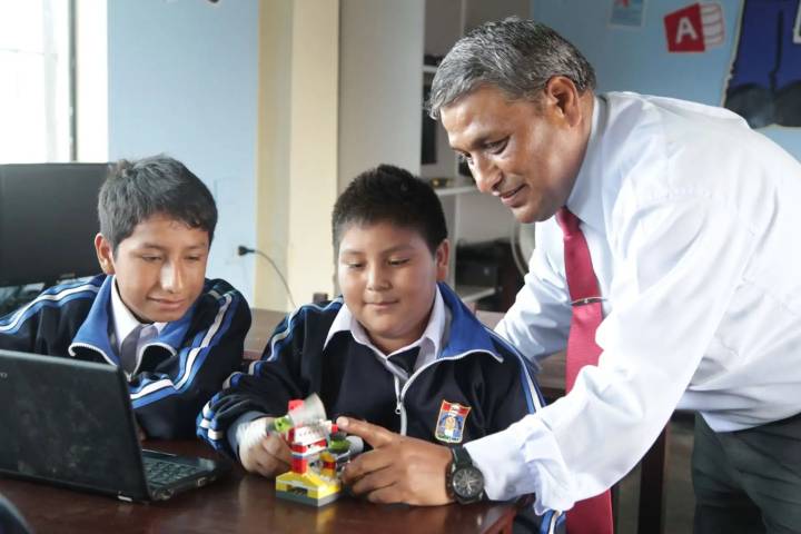 Minedu logra reasignar a más de 17,000 docentes y priorizar la unidad familiar
