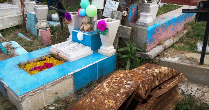 Panteones de Ciudad de México sufren saqueo de tumbas, ¿cuál es el uso que le dan a los restos humanos robados?