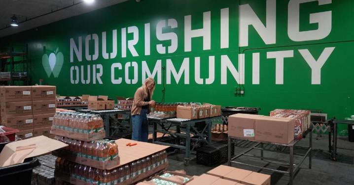 Trump administration pulls plug on federal food aid Nov. 1