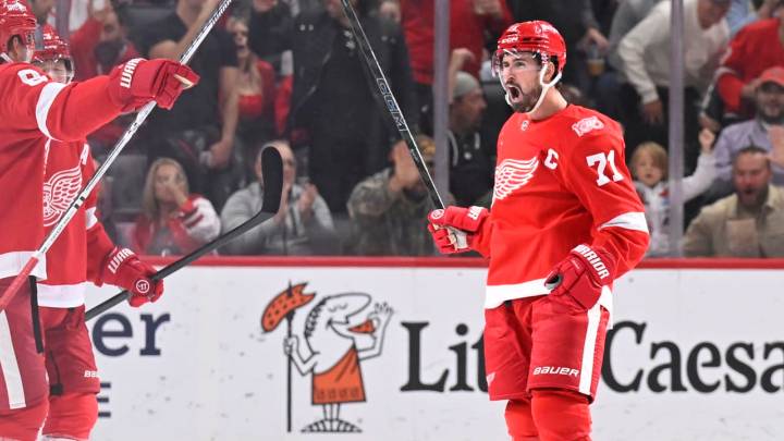Larkin gets 4 points, Red Wings defeat Oilers for 5th straight win