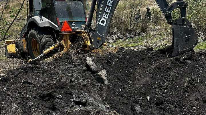 Colectivo de búsqueda localiza restos óseos en un terreno en Cuitzeo