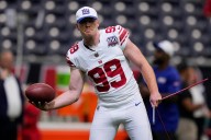 Giants cut kicker following costly misses vs. Broncos