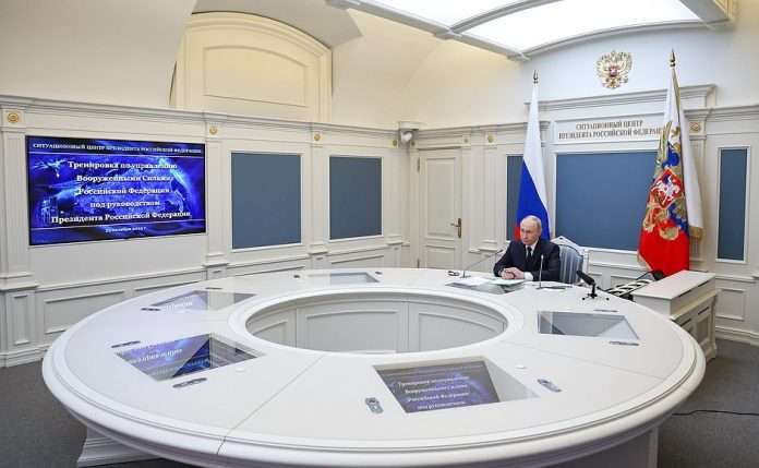 Presidente Putin supervisó ejercicio de las fuerzas nucleares estratégicas