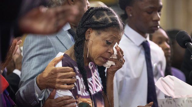 Sonya Massey murder trial: Juror, Massey family cry during closing arguments