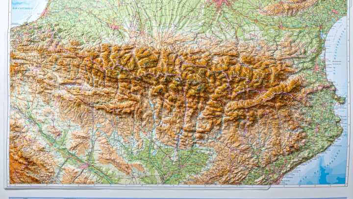 Un mapa en relieve y a escala para ver el Pirineo con todo detalle