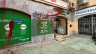 Radicales propalestinos señalan un negocio de Palma y vandalizan su fachada: "Cómplices del genocidio"