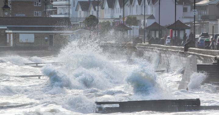 Met Office issues amber 'danger to life' warning for Storm Amy