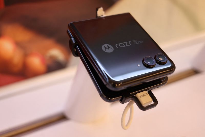 Motorola Solutions forecasts fourth-quarter revenue above estimates on steady demand