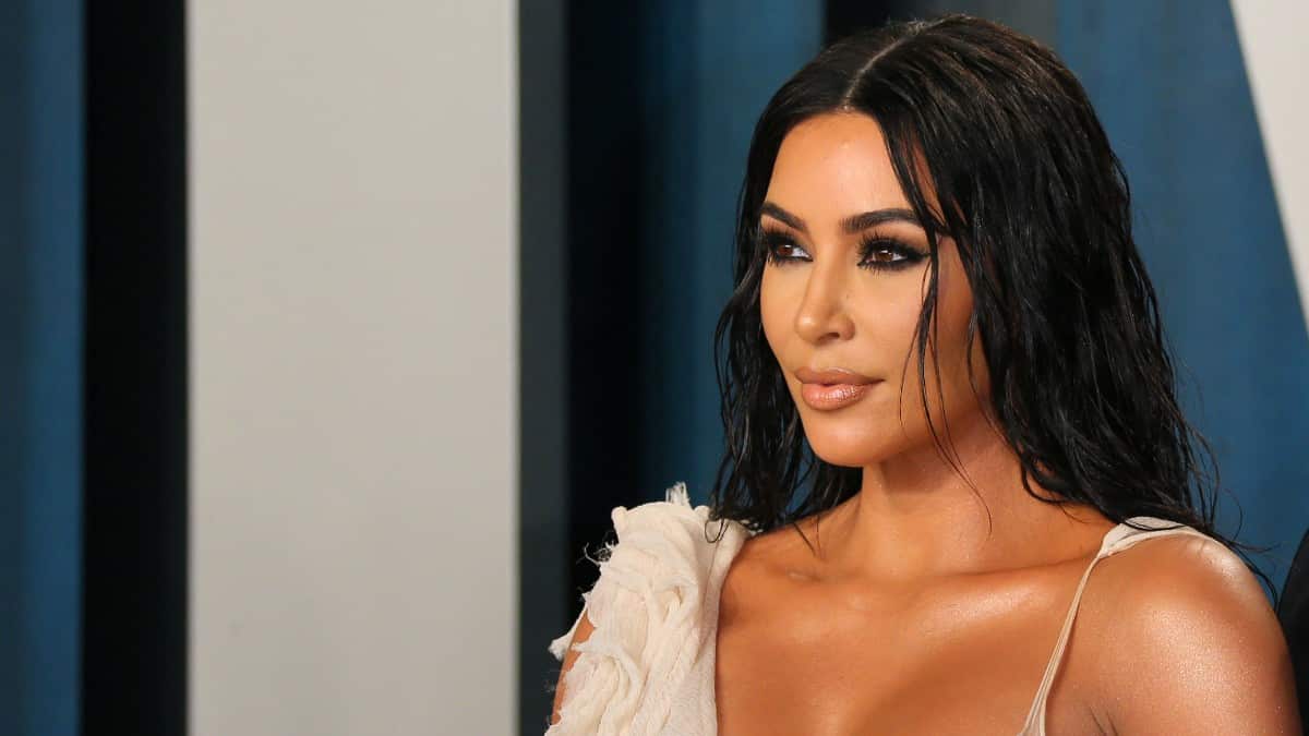 Kim Kardashian reveló en la nueva temporada de su reality que fue diagnosticada con un aneurisma cerebral y culpó a Kanye West por su estado de salud