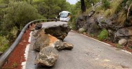 Susto en la carretera de Sa Calobra tras la caída de una gran piedra