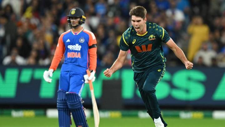 Australia Holds Off Resilient India, Hosts Secure Four