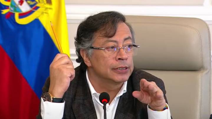 Petro contrarresta las acusaciones de Trump: «Se equivoca al verme como un líder del narcotráfico»