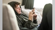 Arrestan a niño de 13 años por escribir amenaza en Chat...