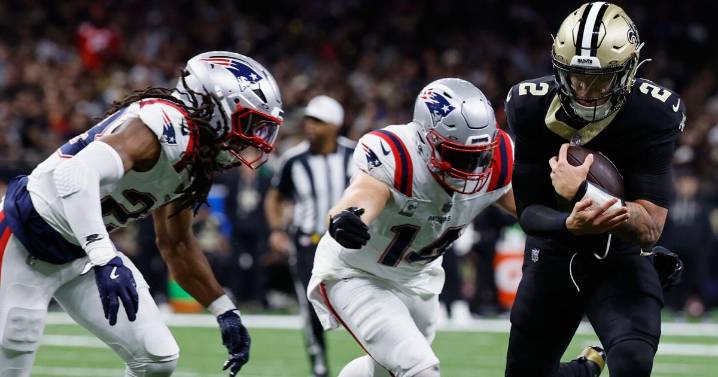 Steelers acquire safety Dugger from Patriots