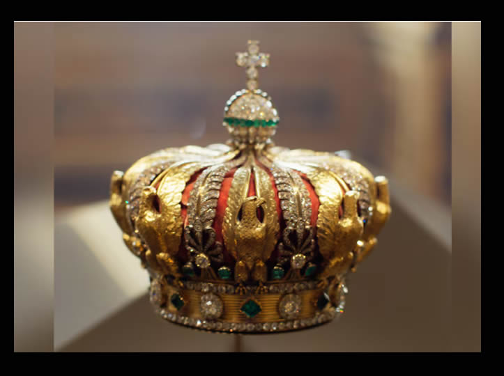Las claves del robo en el Louvre: siete minutos, cuatro asaltantes y una escalera para acceder a las joyas de la Corona